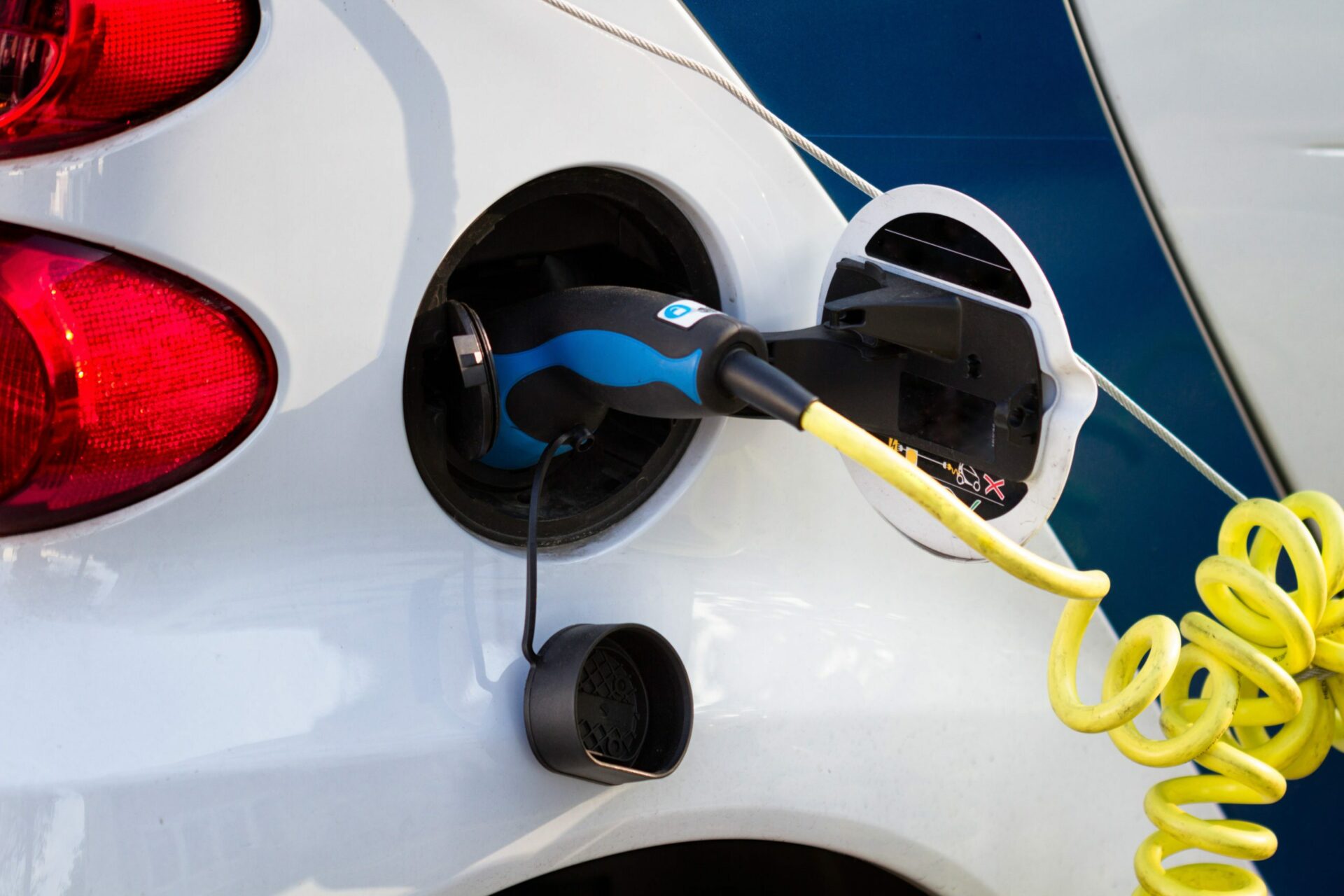 AZ Big Media: Arizona will get $76.5M to develop electric vehicle charging network